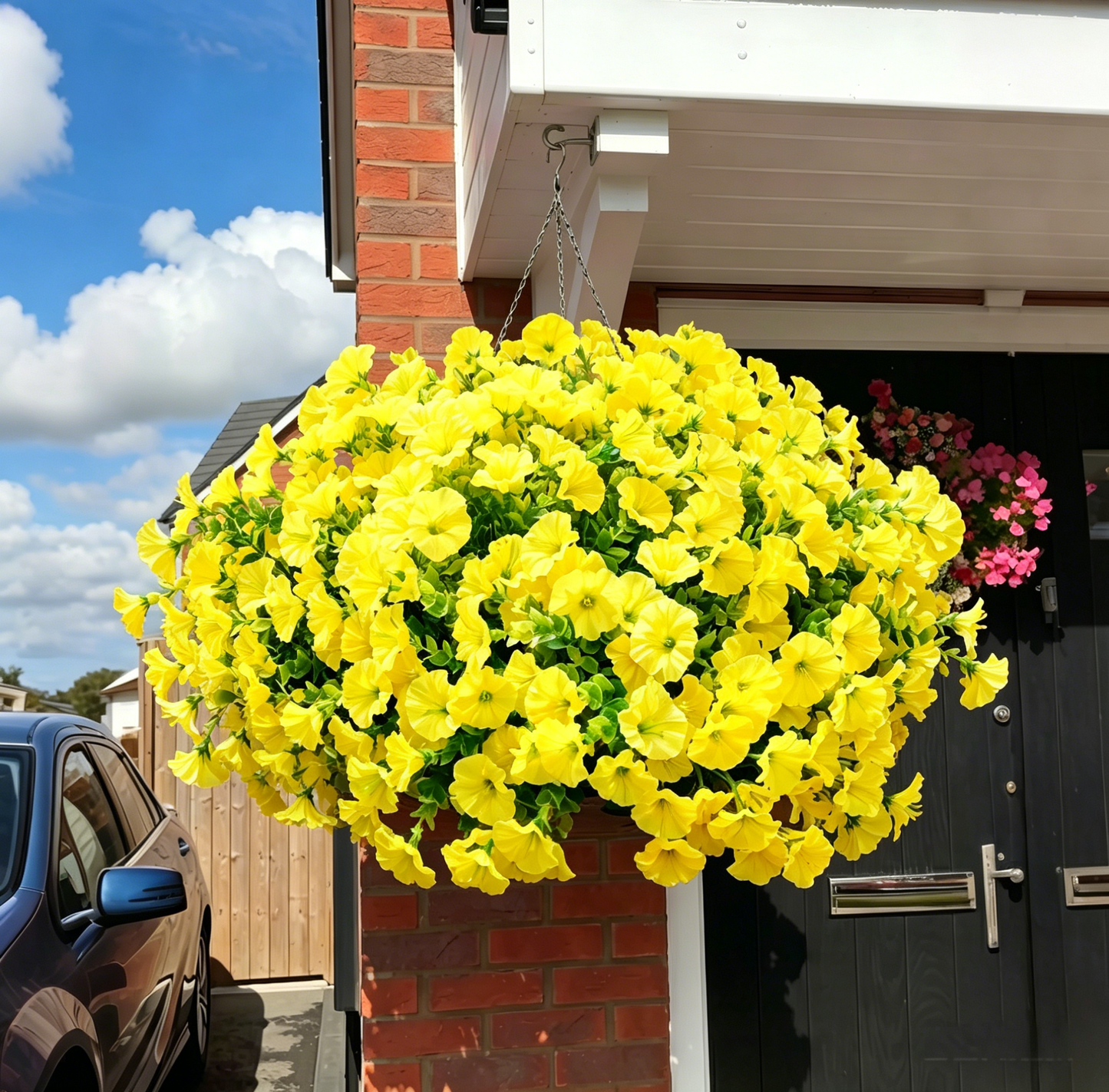 🌸 UV-resistant artificial petunias – colourful flowers all year round, with no maintenance required! 🌿✨